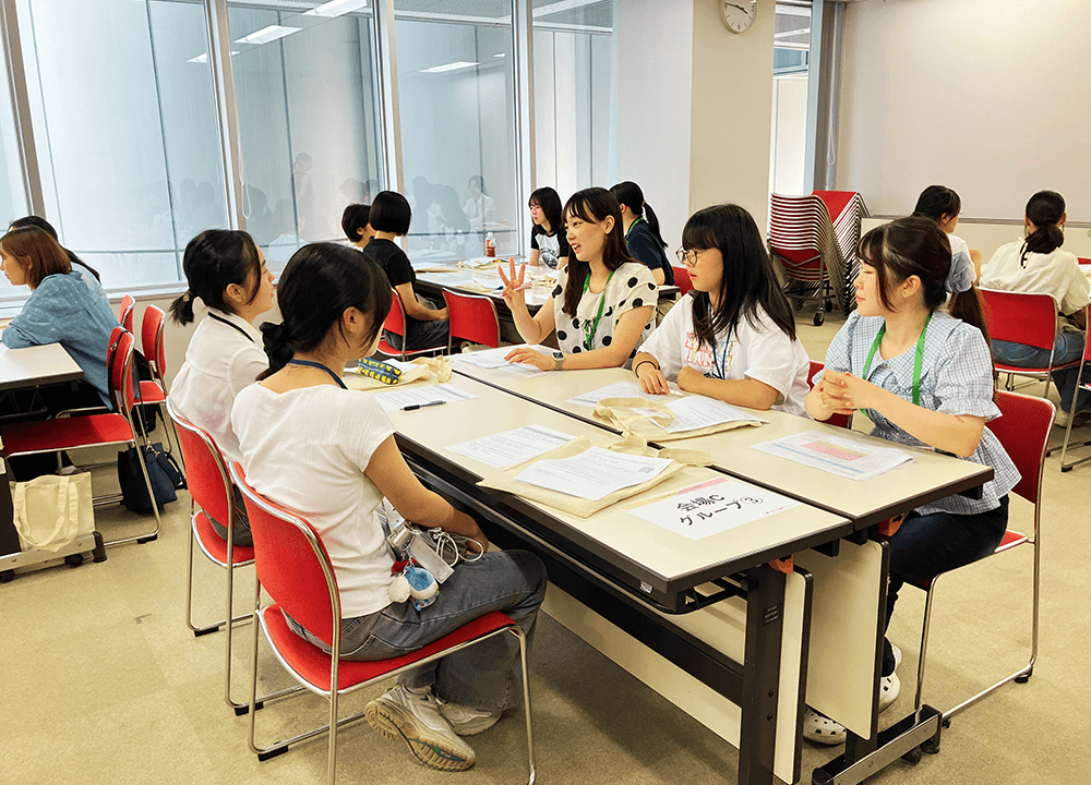 女子大学生との座談会